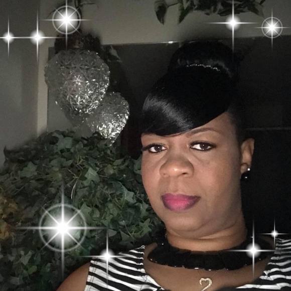 Meet your Posher, Yolanda - Picture 1 of 1